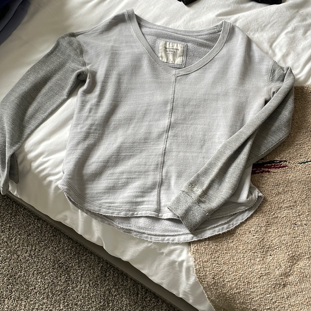 Abercrombie & Fitch sweater
